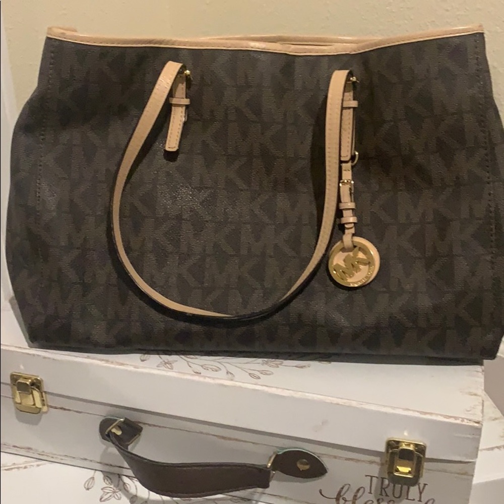 Michael kors hand bag